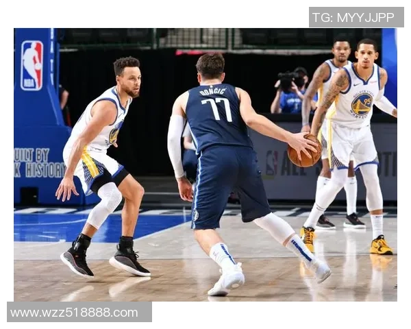 库里追逐的足球明星究竟是谁让球迷们热议不已